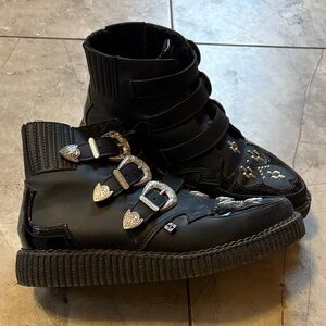 TUK Black Ankle Boots with Silver Accents sz 9